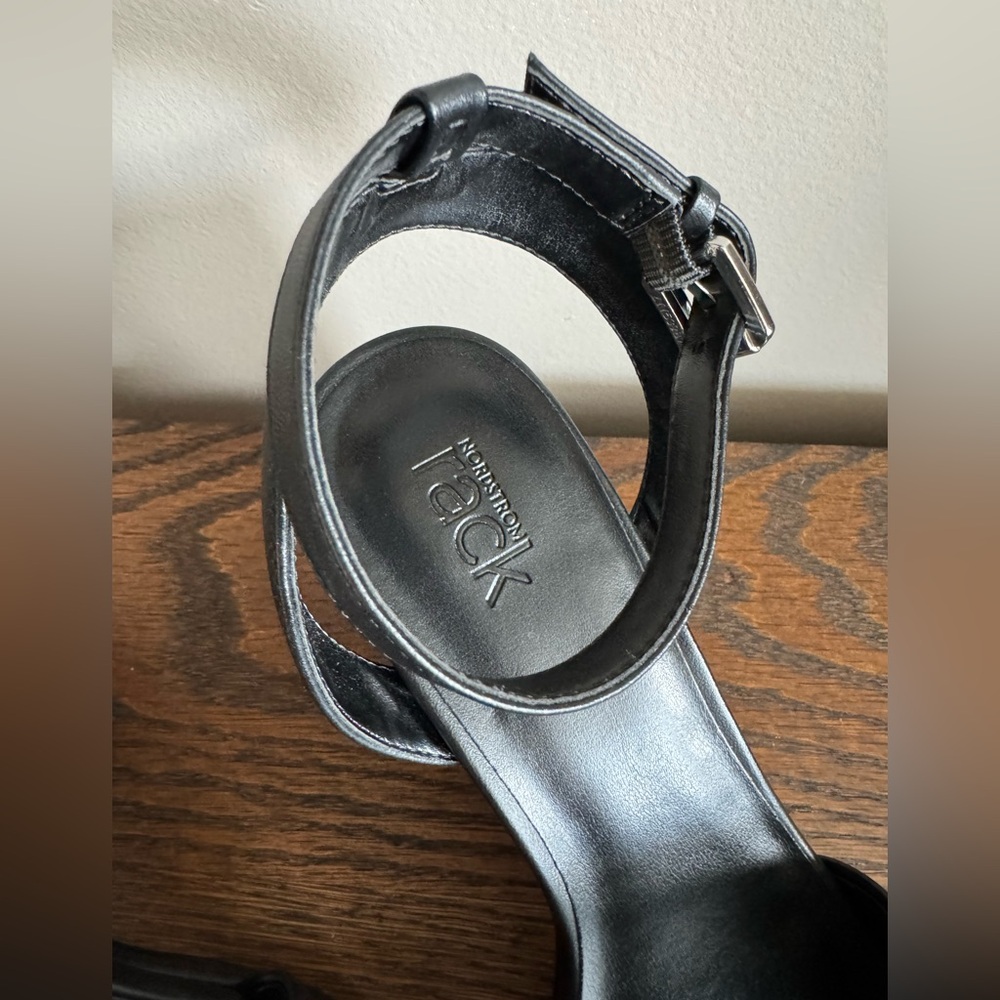 Elegant Black Platform Heel - Picture 5 of 10